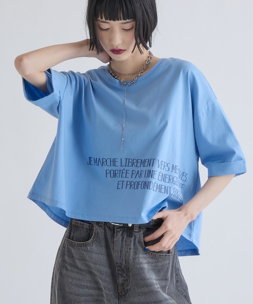 Lui's(ルイス)の「クロップドプリントTシャツ(Tシャツ/カットソー・レディース・ブルー/ブラック/オフホワイト・FREE)」の1枚目の写真