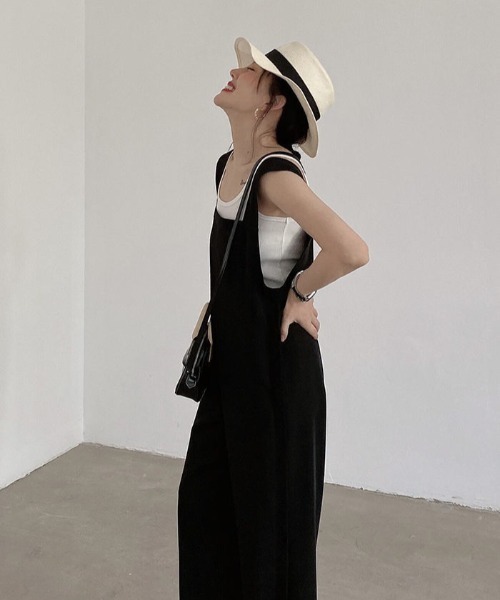 boemy(ボエミー)の「裾スリットワイド サロペット(サロペット/オーバーオール・レディース・ブラック・S/M/L)」の5枚目の写真