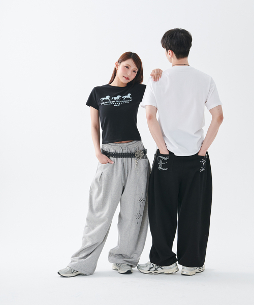 ESCAPEFROM（エスケープフロム）の「[ESCF x ホットトゥデイ] スターダストホースプリントスリムフィット半袖Tシャツブラック（Tシャツ/カットソー・レディース・その他・MEDIUM/LARGE）」の5枚目の写真