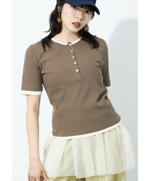 Fashion Letter(ファッションレター)の「フェイクレイヤード バイカラーヘンリー半袖プルオーバー(Tシャツ/カットソー・レディース・モカ/ブラック/グレイッシュベージュ/イエロー/アイボリー・M)」の3枚目の写真