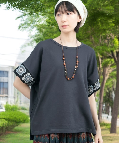 チチカカ(チチカカ)の「クロシェラインスリーブTシャツ(Tシャツ/カットソー・レディース・マスタード/アイボリー/チャコールグレー・FREE)」の2枚目の写真