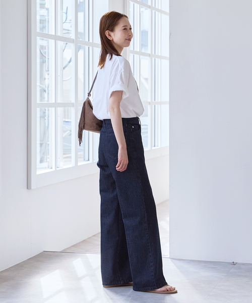 U by SPICK&SPAN(ユーバイスピックアンドスパン)の「《 / 追加 2》ハイライズストレートデニム(デニムパンツ・レディース・ネイビー・38/36)」の2枚目の写真