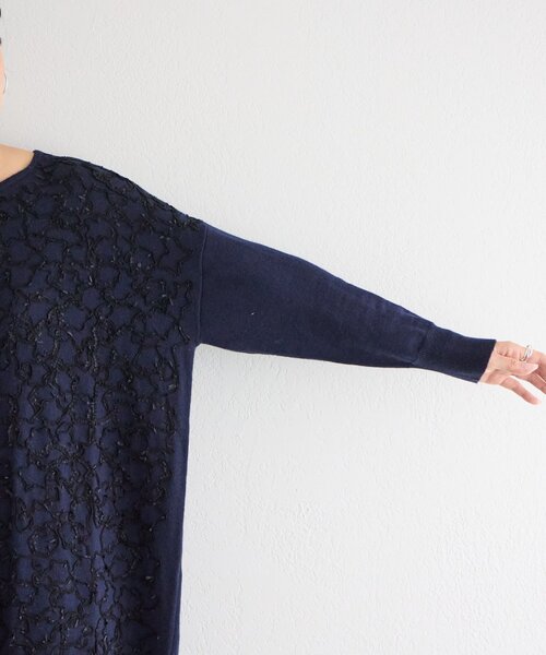 BEARDSLEY(ビアズリー)の「《新色アイボリーZOZO先行販売》星刺繍ニットチュニック(ニット/セーター・レディース・ネイビー/アイボリー・FREE)」の21枚目の写真