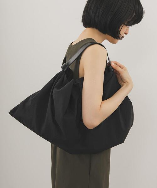 KBF(ケイビーエフ)の「ノットデザインワンハンドルBAG(ハンドバッグ・レディース・イエロー系その他/ブラック・ONE)」の6枚目の写真
