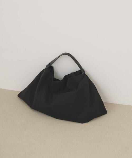 KBF(ケイビーエフ)の「ノットデザインワンハンドルBAG(ハンドバッグ・レディース・イエロー系その他/ブラック・ONE)」の7枚目の写真