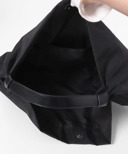 KBF(ケイビーエフ)の「ノットデザインワンハンドルBAG(ハンドバッグ・レディース・イエロー系その他/ブラック・ONE)」の11枚目の写真