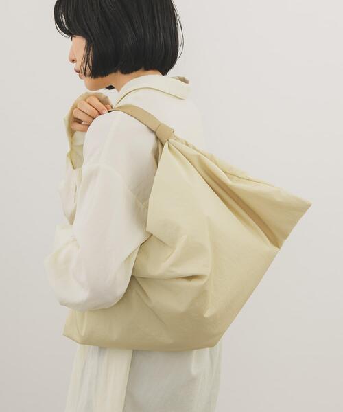 KBF(ケイビーエフ)の「ノットデザインワンハンドルBAG(ハンドバッグ・レディース・イエロー系その他/ブラック・ONE)」の12枚目の写真