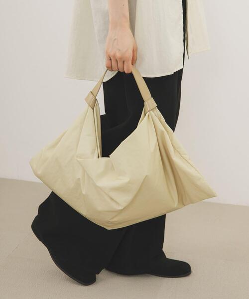 KBF(ケイビーエフ)の「ノットデザインワンハンドルBAG(ハンドバッグ・レディース・イエロー系その他/ブラック・ONE)」の14枚目の写真