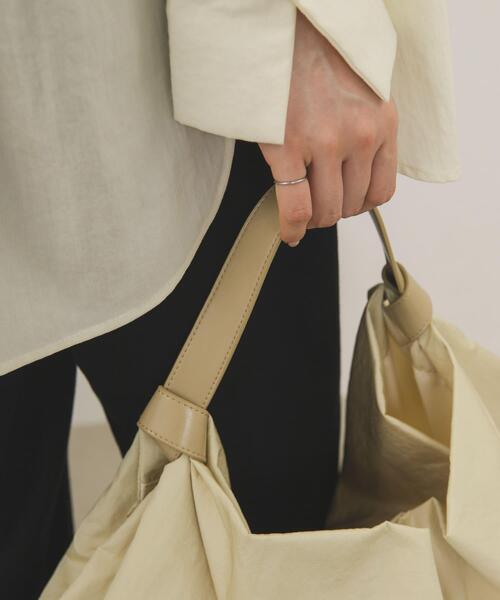 KBF(ケイビーエフ)の「ノットデザインワンハンドルBAG(ハンドバッグ・レディース・イエロー系その他/ブラック・ONE)」の15枚目の写真