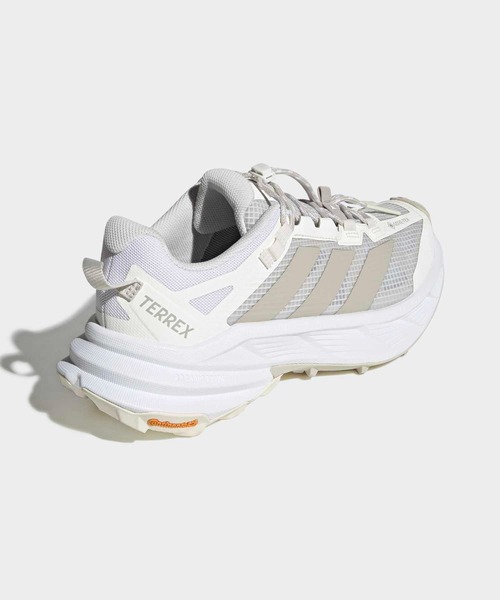 adidas（アディダス）の「テレックス フリーハイカー SL GORE-TEX ハイキング / Terrex Freehiker SL GORE-TEX Hiking / アディダス adidas（スニーカー・メンズ・ホワイト・27.0cm/25.5cm/26.5cm/22.5cm/23.0cm/23.5cm/24.0cm/28.0cm/27.5cm/29.0cm/26.0cm/25.0cm/24.5cm）」の5枚目の写真