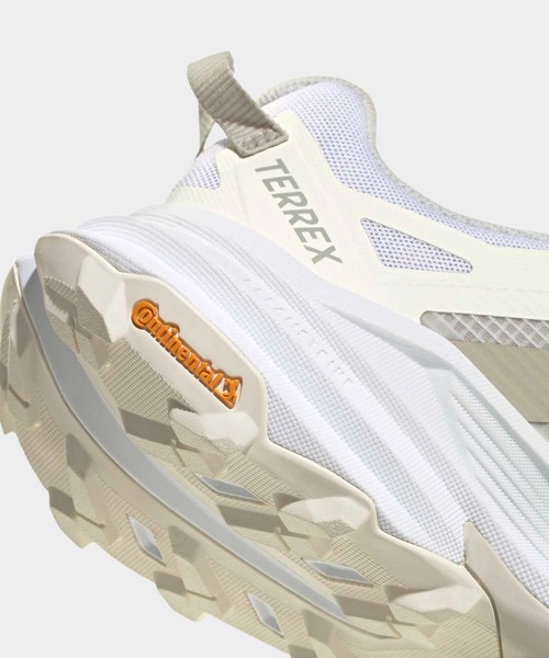adidas（アディダス）の「テレックス フリーハイカー SL GORE-TEX ハイキング / Terrex Freehiker SL GORE-TEX Hiking / アディダス adidas（スニーカー・メンズ・ホワイト・27.0cm/25.5cm/26.5cm/22.5cm/23.0cm/23.5cm/24.0cm/28.0cm/27.5cm/29.0cm/26.0cm/25.0cm/24.5cm）」の7枚目の写真
