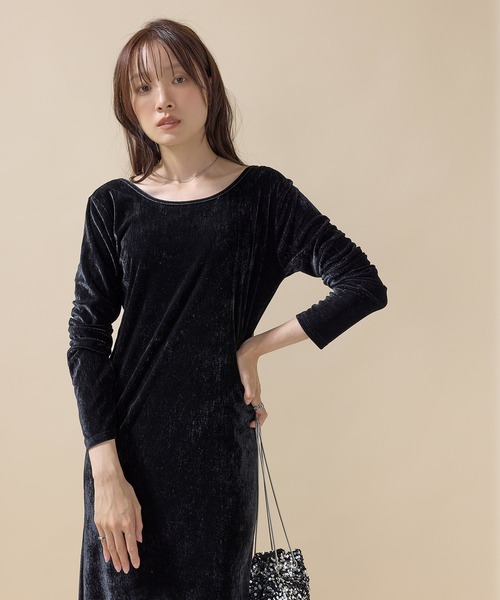 en CAnAF(エンカナフ)の「【背中映え&上品見え】ベロアバックオープンワンピース(ワンピース・レディース・ベージュ/ブラウン/ブラック・フリー)」の11枚目の写真