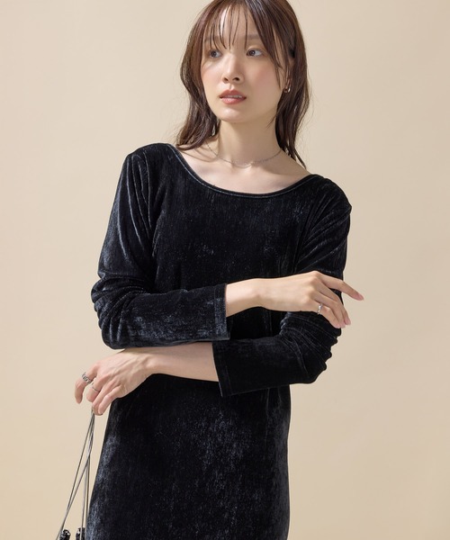 en CAnAF(エンカナフ)の「【背中映え&上品見え】ベロアバックオープンワンピース(ワンピース・レディース・ベージュ/ブラウン/ブラック・フリー)」の14枚目の写真