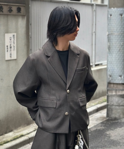 MandO(エムオー)(エムオー)の「【ユニセックス】短丈テーラードジャケット/刻印ボタン/セットアップ着用可(テーラードジャケット・メンズ・チャコールグレー/ブラック・MEDIUM/LARGE)」の22枚目の写真