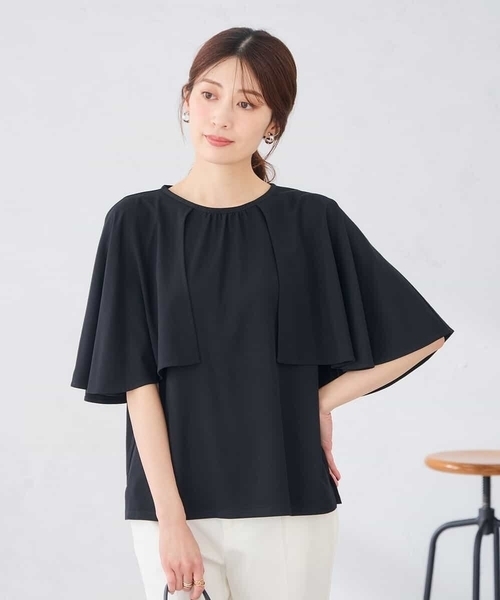 a.v.v(アーヴェヴェ)の「【UVカット/接触冷感】ケープスリーブトップス(Tシャツ/カットソー・レディース・ブラック/グリーン・38/40/36)」の1枚目の写真