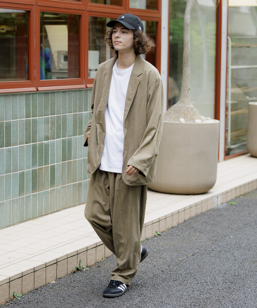 FREAK'S STORE（フリークスストア）の「限定展開 Relax Fit リラックスフィット コーデュロイ セットアップ / テーラードジャケット / ワイドパンツ（テーラードジャケット・メンズ・ベージュ/オリーブ/ブラウン/ブラック/チャコールグレー・SMALL/MEDIUM/LARGE）」の9枚目の写真