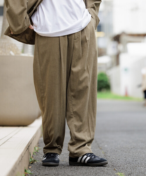 FREAK'S STORE（フリークスストア）の「限定展開 Relax Fit リラックスフィット コーデュロイ セットアップ / テーラードジャケット / ワイドパンツ（テーラードジャケット・メンズ・ベージュ/オリーブ/ブラウン/ブラック/チャコールグレー・SMALL/MEDIUM/LARGE）」の18枚目の写真