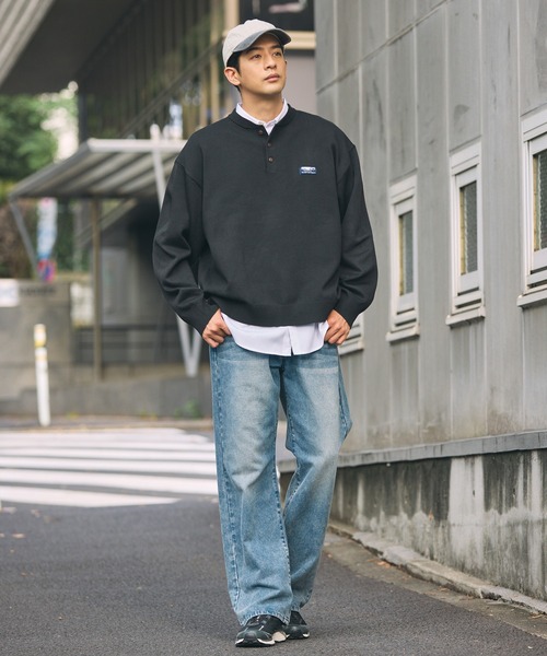 THE CRAFT CREW PRODUCTS（ザクラフトクループロダクツ）の「【UNNOTICEシリーズ】ヘビーウェイト スウェットライク オーバーサイズ ヘンリーネック 長袖ニットトップス / 静電防止・マシンウォッシャブル【THE CRAFT CREW PRODUCTS】（ニット/セーター・メンズ・アッシュグレー/ダークグレー/ブラック/ブルー系/ダークオリーブ/ネイビー/グレイッシュベージュ/ブラウン系・S/M/L）」の16枚目の写真