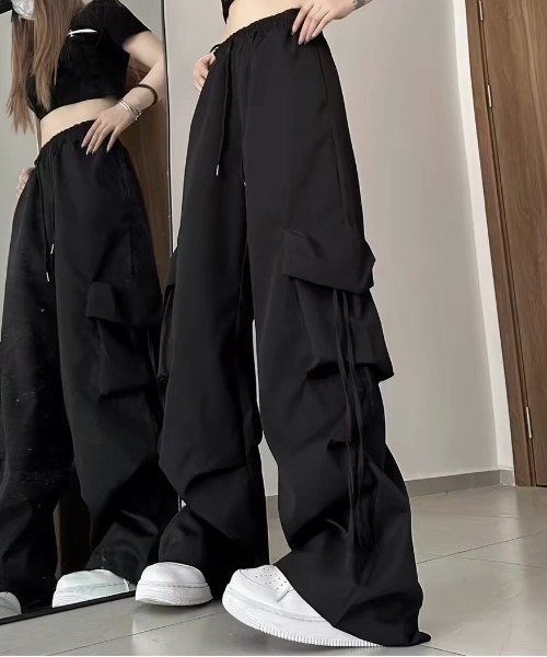 ampm(エーエムピーエム)の「厚手ナイロン ワイドカーゴパンツ(カーゴパンツ・レディース・ブラック/ホワイト・S/M)」の19枚目の写真