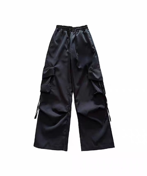 ampm(エーエムピーエム)の「厚手ナイロン ワイドカーゴパンツ(カーゴパンツ・レディース・ブラック/ホワイト・S/M)」の12枚目の写真