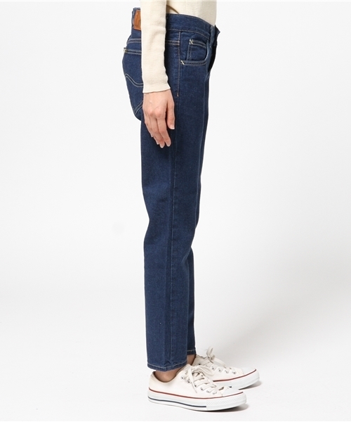 E hyphen world gallery（イーハイフンワールドギャラリー）の「Lee×Ehwg デニムテーパードパンツ（デニムパンツ・レディース・ホワイト/インディゴブルー/ライトインディゴブルー・SMALL/MEDIUM）」の7枚目の写真