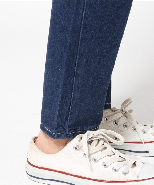 E hyphen world gallery（イーハイフンワールドギャラリー）の「Lee×Ehwg デニムテーパードパンツ（デニムパンツ・レディース・ホワイト/インディゴブルー/ライトインディゴブルー・SMALL/MEDIUM）」の12枚目の写真