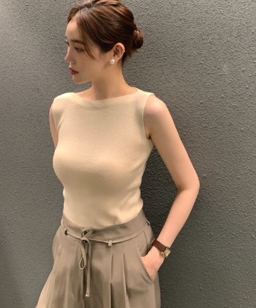 Aelina（エリナ）の「ボートネックノースリーブニットトップス（ニット/セーター・レディース・ブルー/ベージュ/ホワイト/ブラック/ピンク・FREE）」の4枚目の写真