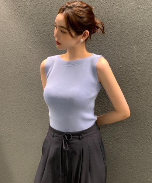 Aelina（エリナ）の「ボートネックノースリーブニットトップス（ニット/セーター・レディース・ブルー/ベージュ/ホワイト/ブラック/ピンク・FREE）」の16枚目の写真