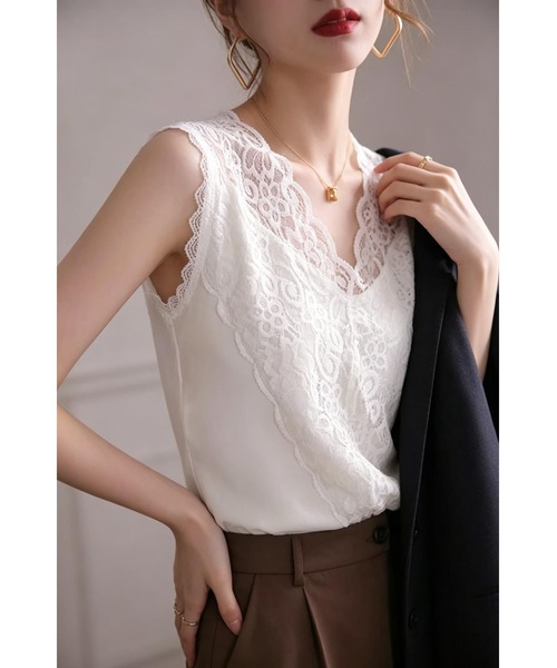FAVORITO(ファヴォリート)の「ノースリーブレーストップス(Tシャツ/カットソー・レディース・ホワイト/ブラック・F)」の5枚目の写真