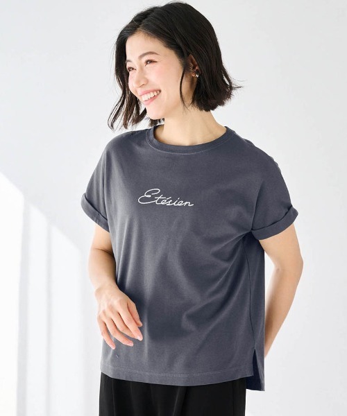 StyleNote(スタイルノート)の「汗ジミが目立ちにくいロゴプリントカットソー(Tシャツ/カットソー・レディース・キャメル/ホワイト/ネイビー/モカ/オフホワイト/チャコール/ブラウン系2/ブラウン系1・S/L/M)」の4枚目の写真