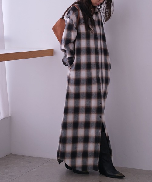 AKTE(アクテ)の「ロングシャツチェックワンピース(シャツワンピース・レディース・レッド系/ブラウン系・TALL/FREE)」の4枚目の写真