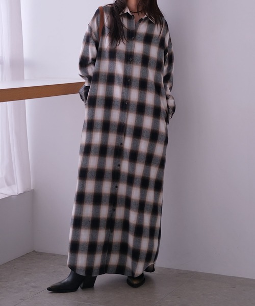 AKTE(アクテ)の「ロングシャツチェックワンピース(シャツワンピース・レディース・レッド系/ブラウン系・TALL/FREE)」の5枚目の写真