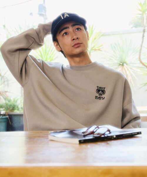 KAVU（カブー）の「KAVU/カブー 限定展開 KAVU×FREAK'S STORE / カブ― 別注 アニマル ワンポイント刺繍 クルーネック スウェット（スウェット・メンズ・スミクロ/グレイッシュベージュ/ネイビー/アッシュグレー・SMALL/MEDIUM/LARGE）」の22枚目の写真