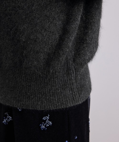 SALON adam et rope'(サロン アダム エ ロペ)の「YAK ハーフジッププルオーバー / セットアップ対応(ニット/セーター・レディース・ブラウン系その他2/チャコールグレー・FREE)」の17枚目の写真