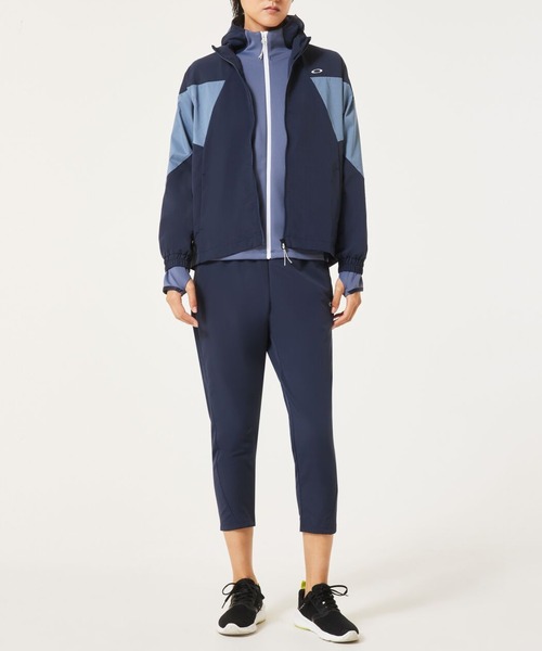 OAKLEY(オークリー)の「オークリー RADIANT MOBILITY JKT 10.0/ジャージ/スポーツ・トレーニング/レディース/OAKLEY(ナイロンジャケット・レディース・ブラック/ネイビー・XS/S/M/L)」の1枚目の写真