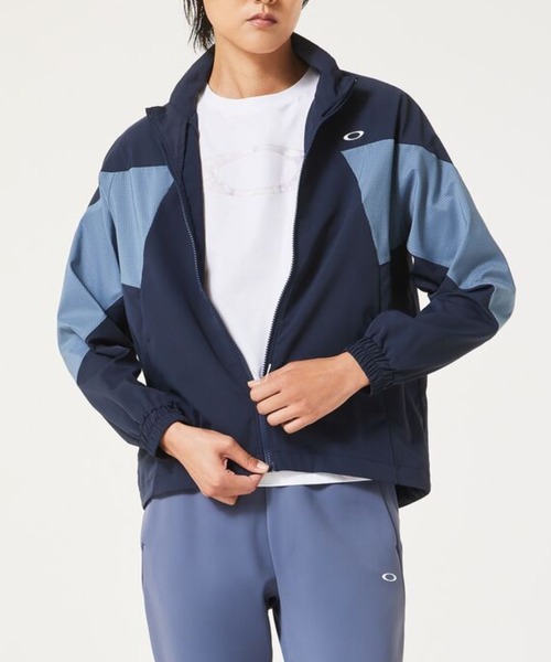 OAKLEY(オークリー)の「オークリー RADIANT MOBILITY JKT 10.0/ジャージ/スポーツ・トレーニング/レディース/OAKLEY(ナイロンジャケット・レディース・ブラック/ネイビー・XS/S/M/L)」の4枚目の写真