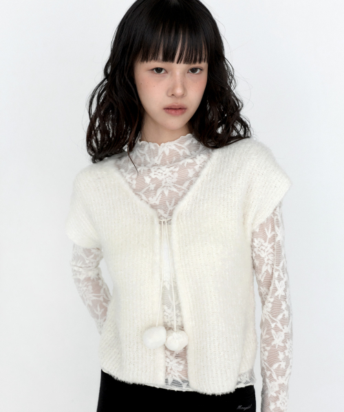 MONGDOL(モンドル)の「ポンポンストラップ半袖ニットカーディガン アイボリー MDCD064IVORY(カーディガン/ボレロ・レディース・その他・F)」の2枚目の写真