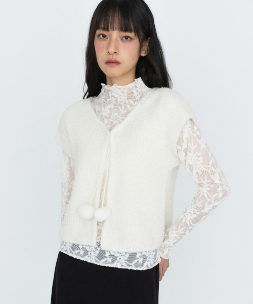 MONGDOL(モンドル)の「ポンポンストラップ半袖ニットカーディガン アイボリー MDCD064IVORY(カーディガン/ボレロ・レディース・その他・F)」の3枚目の写真