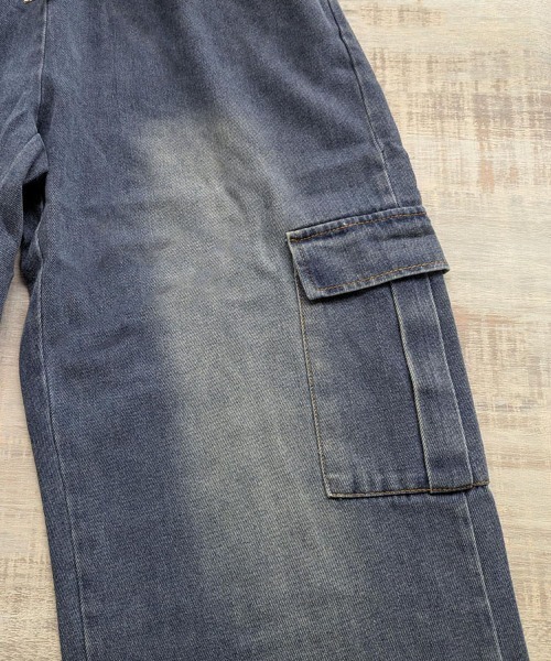 Dalfwin(ダールフィン)の「【上下セット】NAETSSTZ刺繍ロゴ異素材MIXフーディーカーゴデニムセットアップ(セットアップ・レディース・ホワイト/ブラック・FREE)」の4枚目の写真