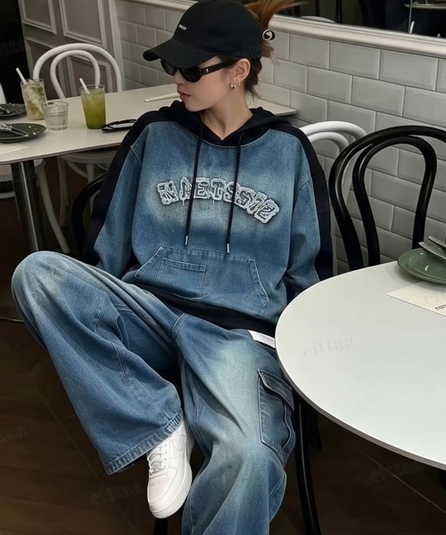 Dalfwin(ダールフィン)の「【上下セット】NAETSSTZ刺繍ロゴ異素材MIXフーディーカーゴデニムセットアップ(セットアップ・レディース・ホワイト/ブラック・FREE)」の14枚目の写真