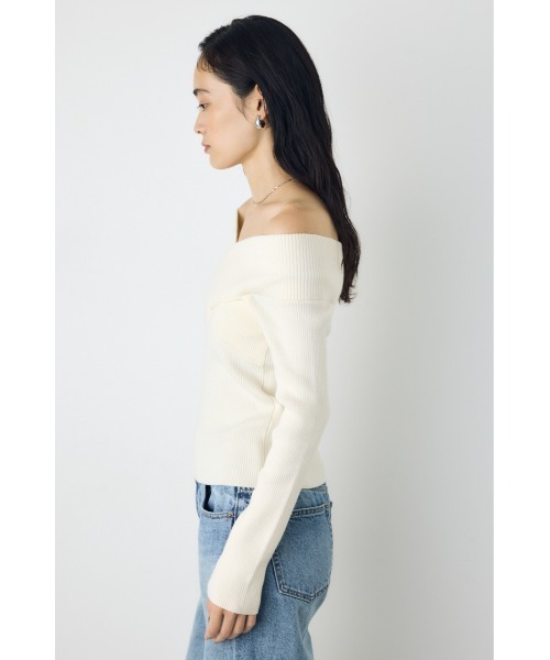 AZUL by moussy(アズールバイマウジー)の「クロスデザイン長袖ニットトップス 秋服 冬服 ラメ感 オフショルダー 無地 きれいめカジュアル(ニット/セーター・レディース・ブラック/ブルー/オフホワイト/レッド・FREE)」の15枚目の写真