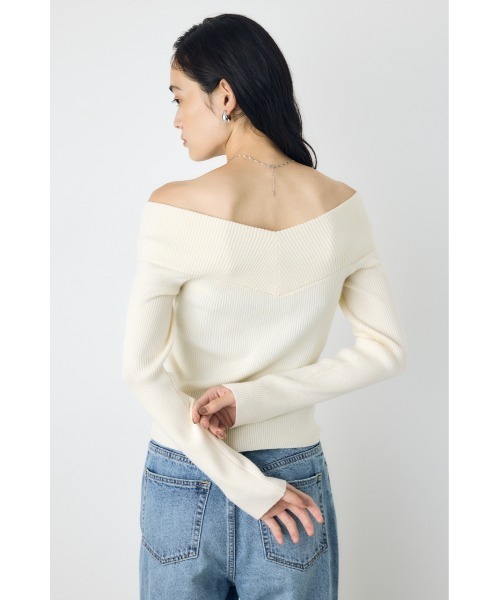 AZUL by moussy(アズールバイマウジー)の「クロスデザイン長袖ニットトップス 秋服 冬服 ラメ感 オフショルダー 無地 きれいめカジュアル(ニット/セーター・レディース・ブラック/ブルー/オフホワイト/レッド・FREE)」の16枚目の写真
