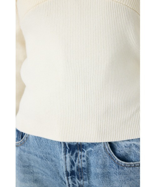 AZUL by moussy(アズールバイマウジー)の「クロスデザイン長袖ニットトップス 秋服 冬服 ラメ感 オフショルダー 無地 きれいめカジュアル(ニット/セーター・レディース・ブラック/ブルー/オフホワイト/レッド・FREE)」の21枚目の写真