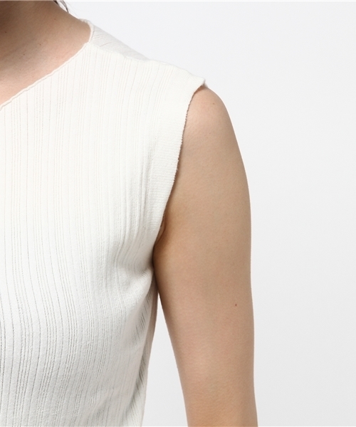 Khaju（カージュ）の「Khaju: ウォッシャブルリブニット（ニット/セーター・レディース・ワインレッド/オフホワイト/ダークグリーン/ブラック・ONE SIZE）」の9枚目の写真