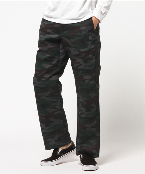 ALDIES(アールディーズ)の「Convenient Wide Pants (チノパンツ・メンズ・チャコールグレー/カモフラージュ/ベージュ・MEDIUM/LARGE/SMALL/X-LARGE)」の3枚目の写真