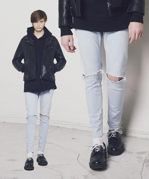 MONKEY TIME（モンキータイム）の「＜monkey time＞ ∴ ディストレスト スキニーデニムパンツ ◆（デニムパンツ・メンズ・ライトブルー/ターコイズブルー・MEDIUM/X-LARGE/SMALL/LARGE）」の2枚目の写真