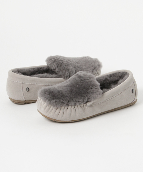 EMU Australia(エミューオーストラリア)の「Cairns Reverse Fur(モカシン/デッキシューズ・レディース・ライトグレー/チャコールグレー/ダークブルー/ブラック/ベージュ/グレー系その他/グレイッシュベージュ/スモークグレー/チョコ・8/9/7/6/5/10/11)」の6枚目の写真