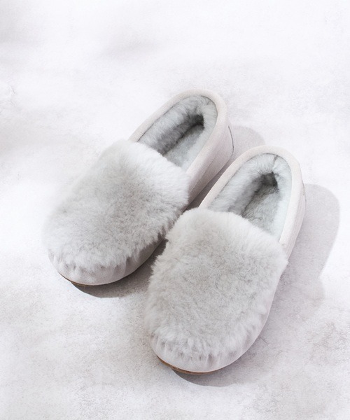 EMU Australia(エミューオーストラリア)の「Cairns Reverse Fur(モカシン/デッキシューズ・レディース・ライトグレー/チャコールグレー/ダークブルー/ブラック/ベージュ/グレー系その他/グレイッシュベージュ/スモークグレー/チョコ・8/9/7/6/5/10/11)」の21枚目の写真