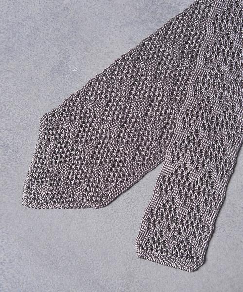 Fiorio（フィオリオ）の「＜FIORIO(フィオリオ)＞ JQD SLD KNT ◆（ネクタイ・メンズ・オフホワイト/ブラック/ライトグレー・FREE）」の4枚目の写真