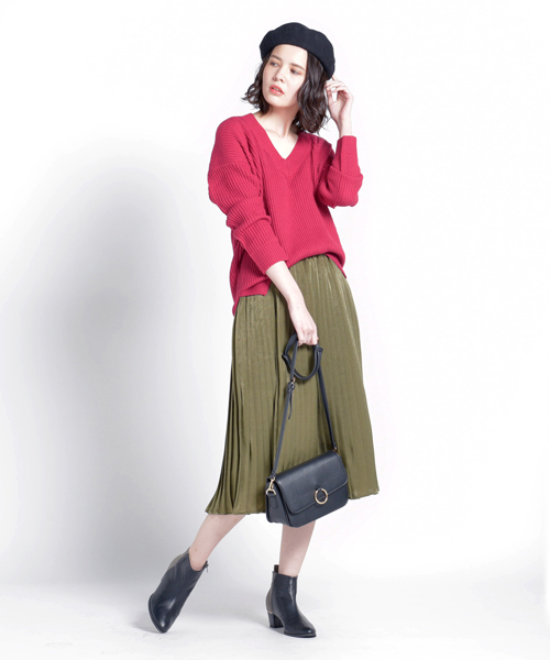 LIPSTAR（リップスター）の「抜け襟Vネックニット（ニット/セーター・レディース・オフホワイト/ネイビー/ピンク/ベージュ・M）」の6枚目の写真